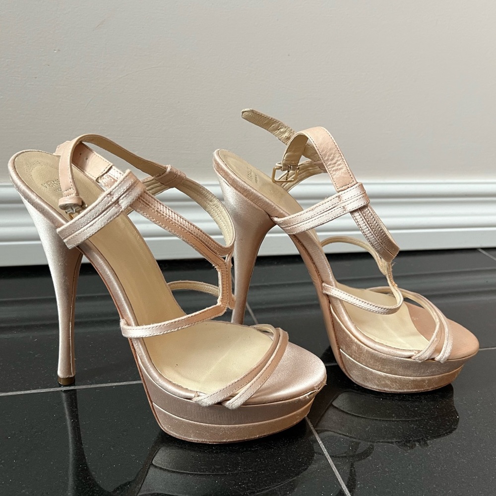 Unworn size 37 VERSACE platform satin heels